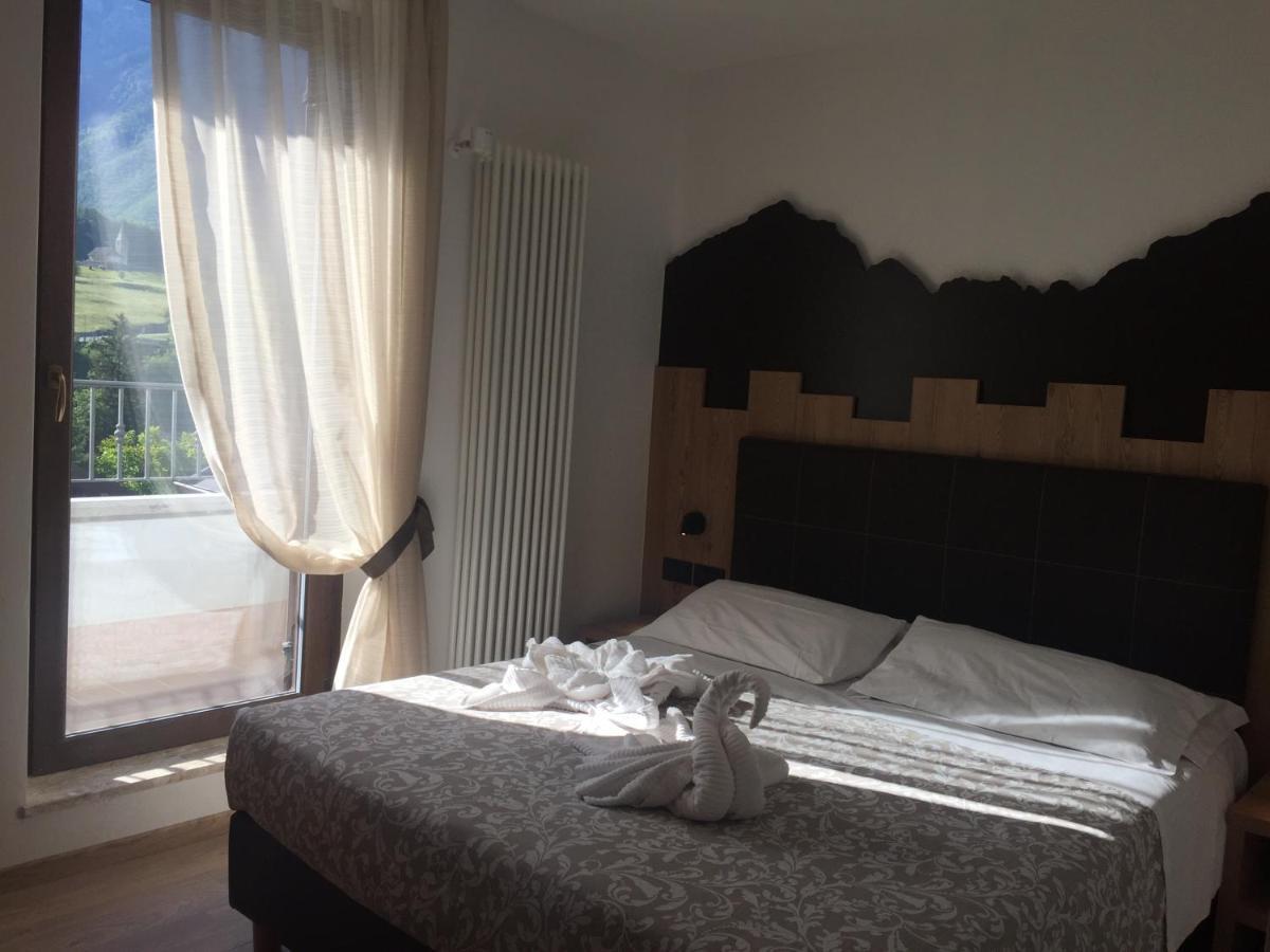Hotel alle Rose Cavedago Esterno foto