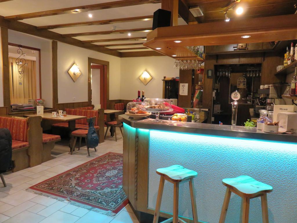 Hotel alle Rose Cavedago Esterno foto