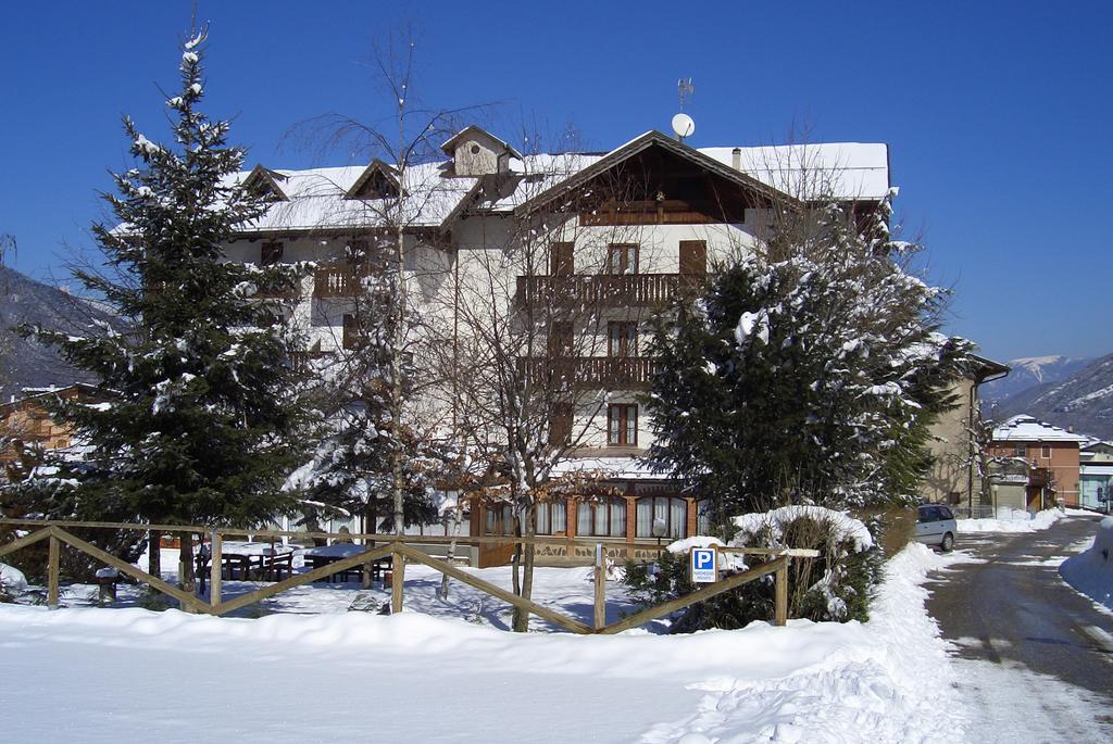 Hotel alle Rose Cavedago Esterno foto