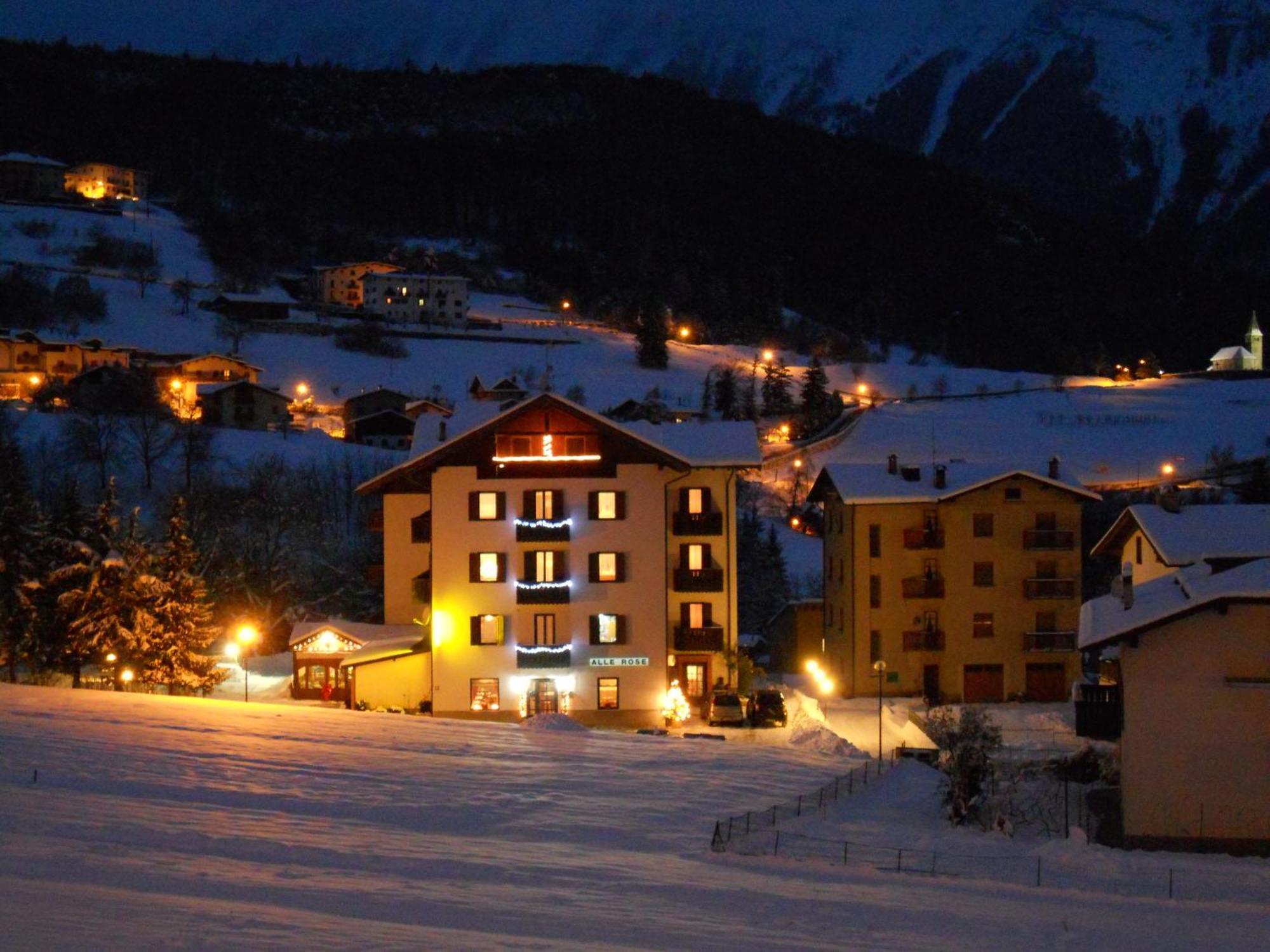 Hotel alle Rose Cavedago Esterno foto