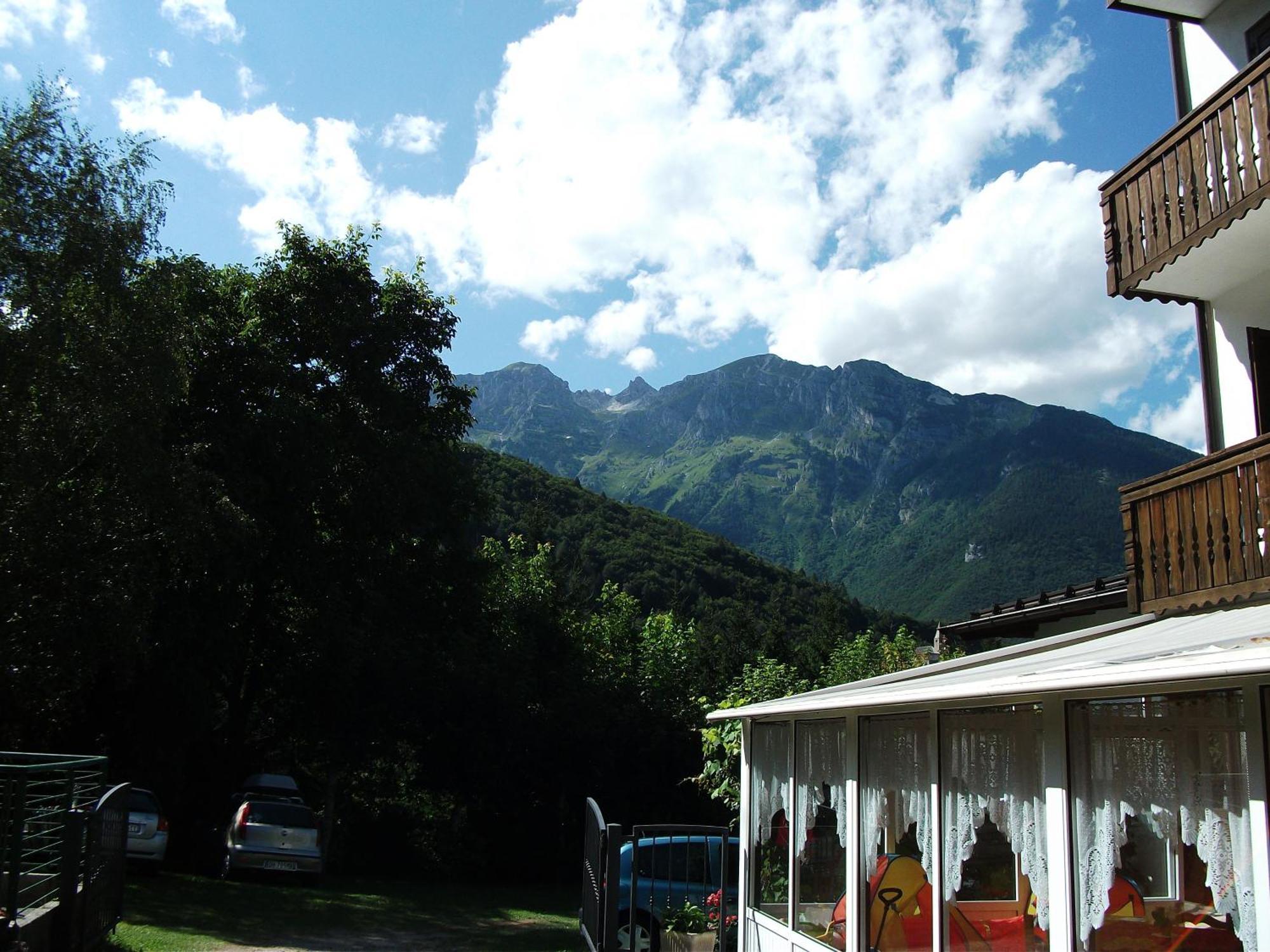 Hotel alle Rose Cavedago Esterno foto