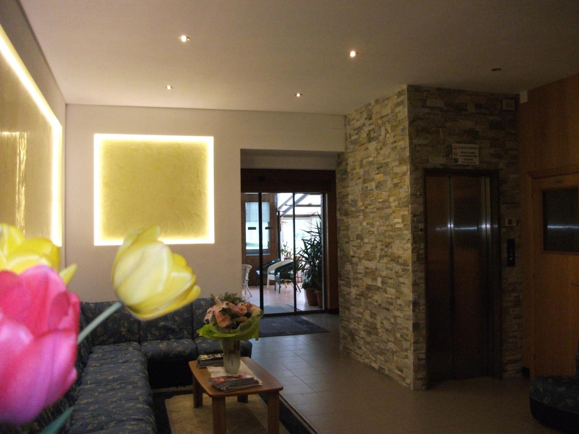 Hotel alle Rose Cavedago Esterno foto
