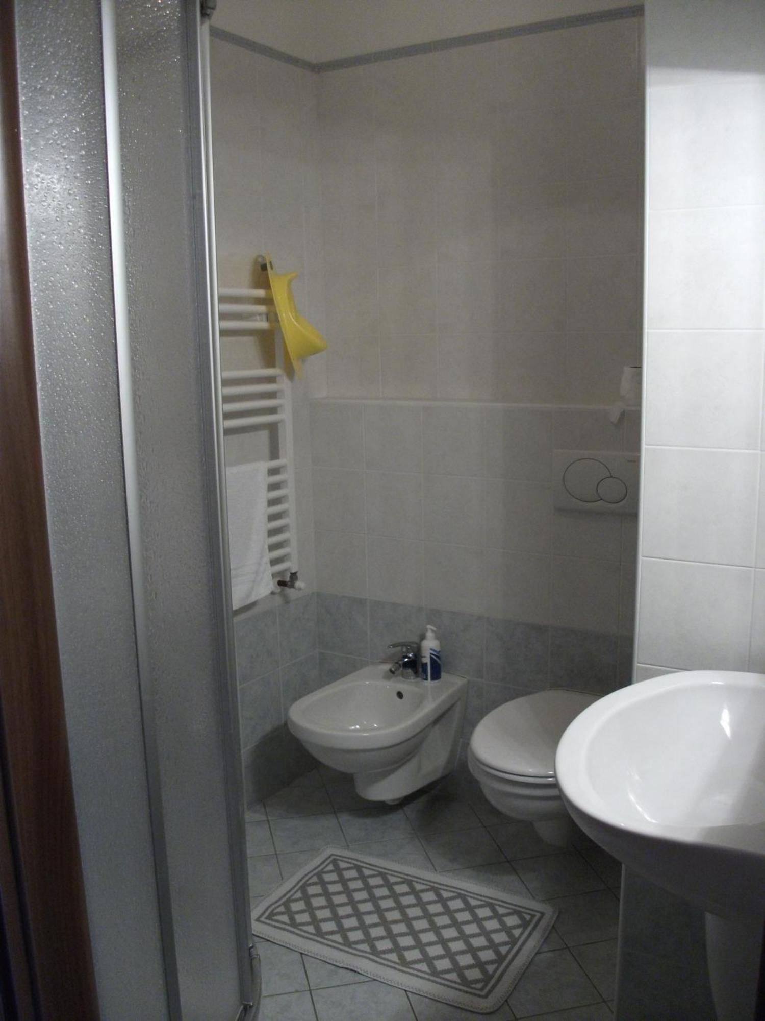 Hotel alle Rose Cavedago Esterno foto