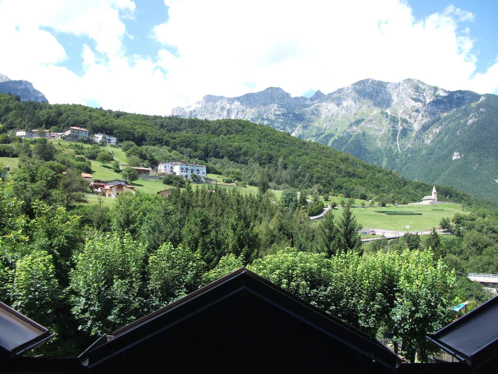 Hotel alle Rose Cavedago Esterno foto
