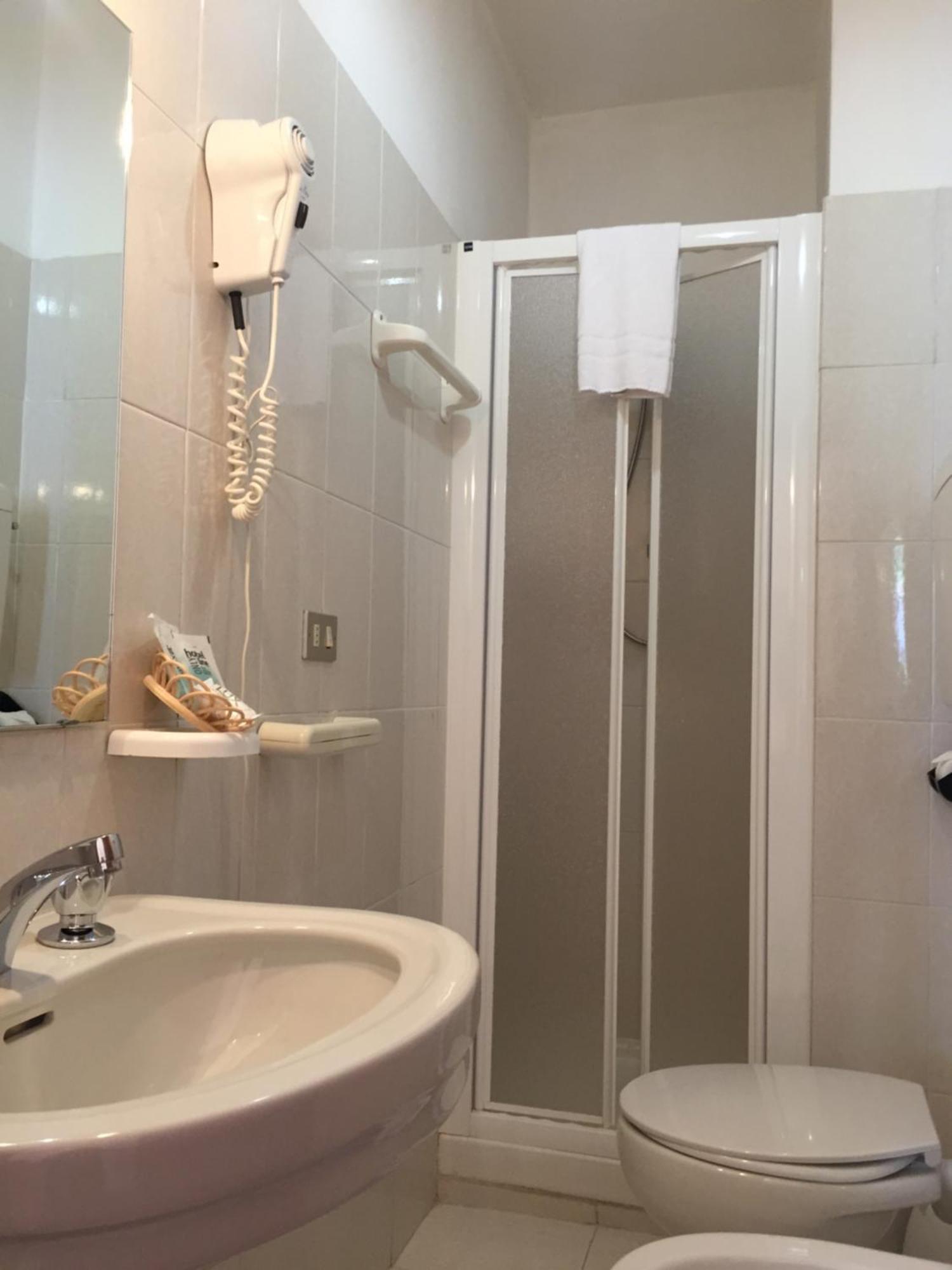 Hotel alle Rose Cavedago Esterno foto