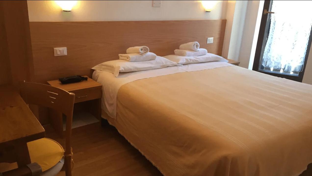 Hotel alle Rose Cavedago Esterno foto