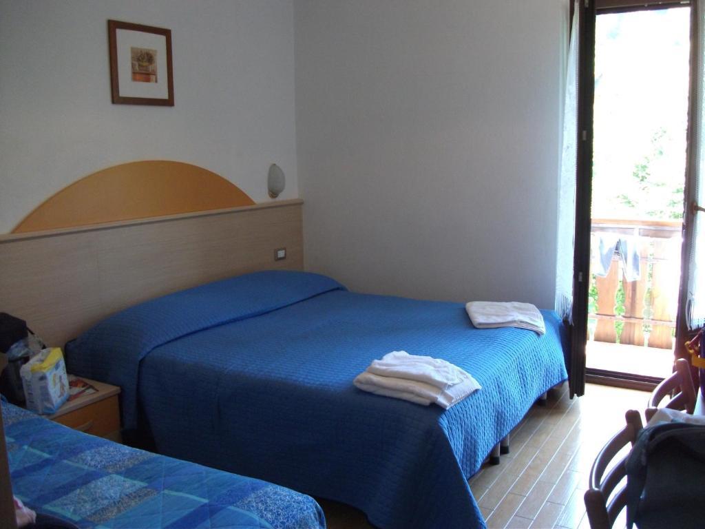 Hotel alle Rose Cavedago Camera foto