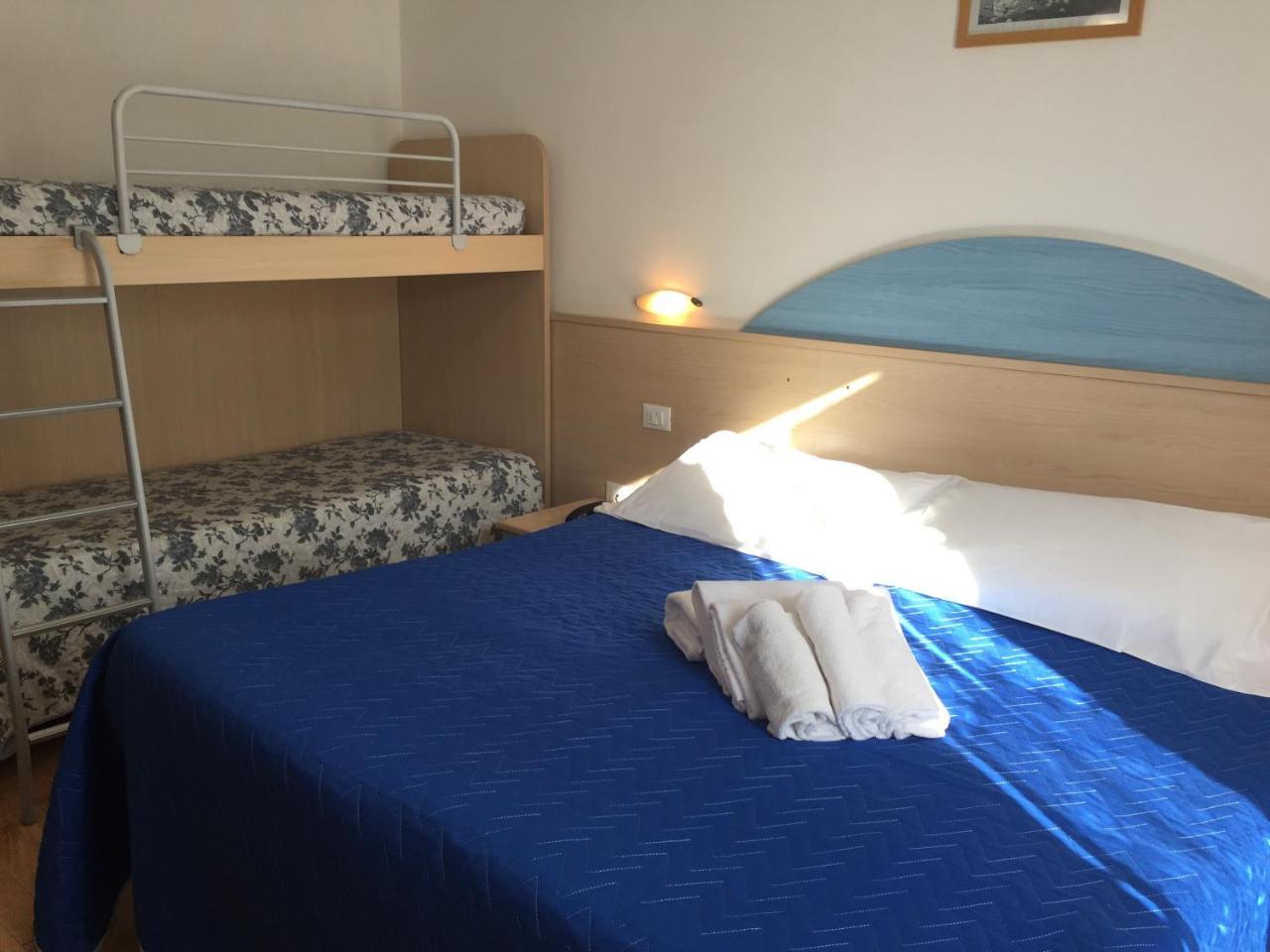 Hotel alle Rose Cavedago Esterno foto